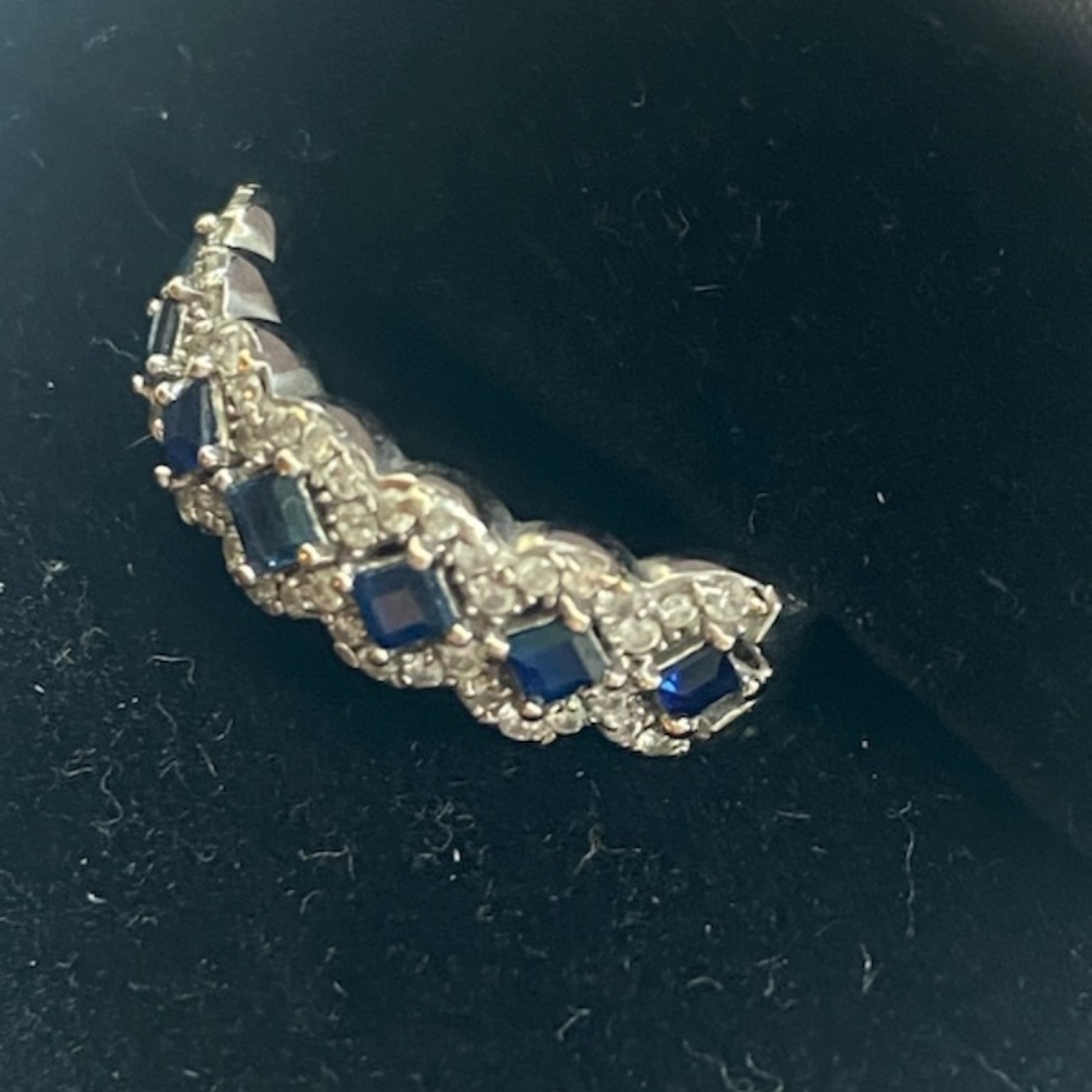 Blue Sapphire Diamond Ring